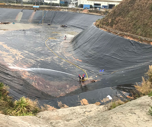 丁青废水池清理