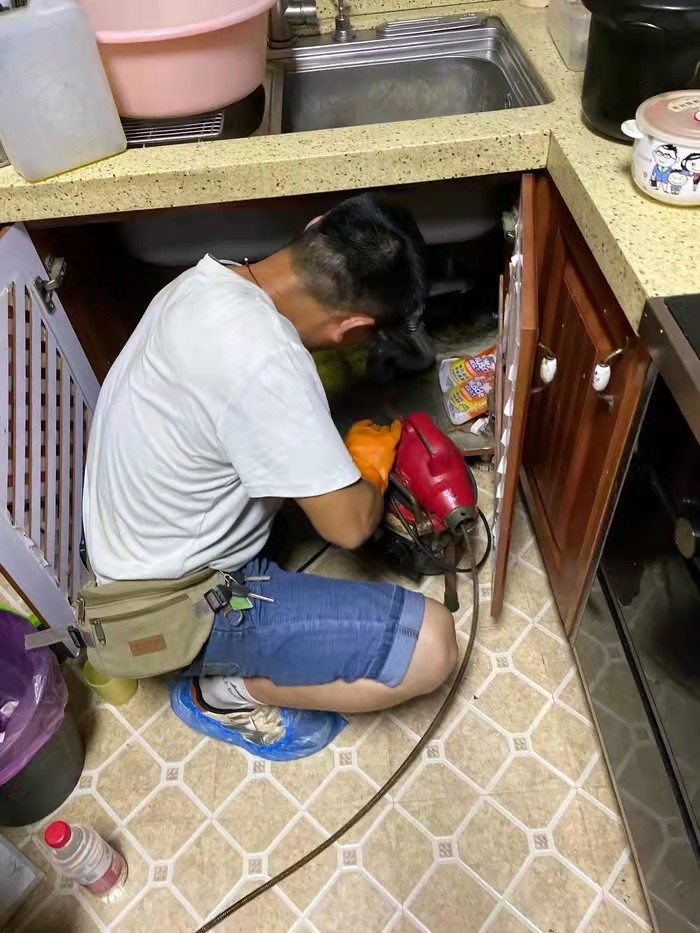 丁青通下水道